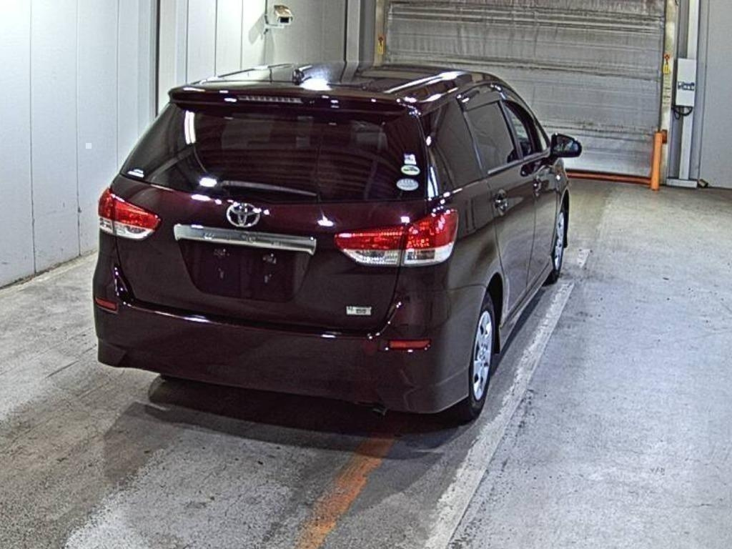 TOYOTA WISH 2010