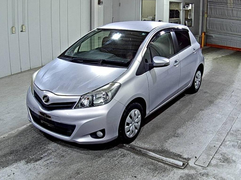 TOYOTA VITZ 2012