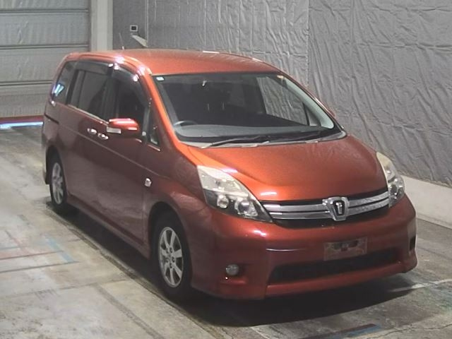 TOYOTA ISIS 2012
