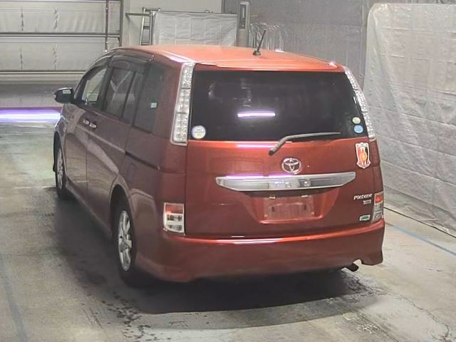 TOYOTA ISIS 2012