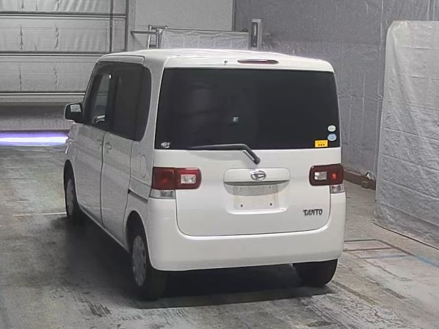 DAIHATSU TANTO 2008