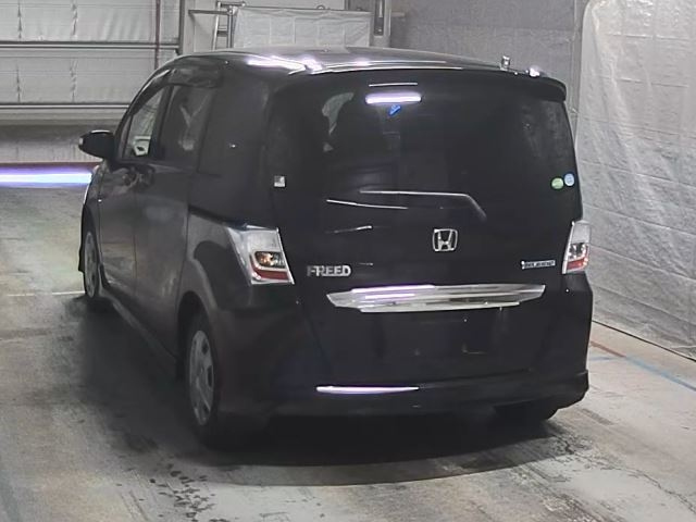 HONDA FREED 2013