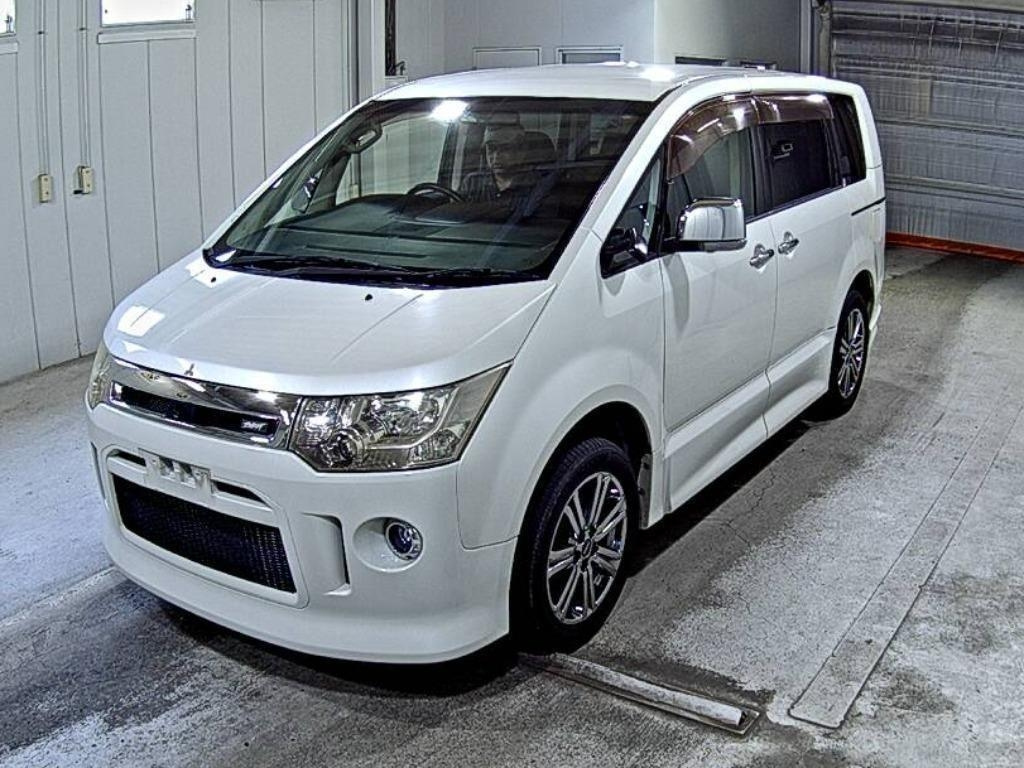 MITSUBISHI DELICA D5 2008