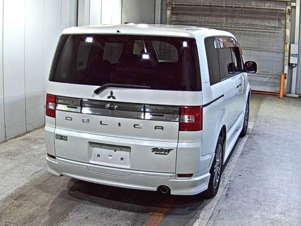 MITSUBISHI DELICA D5 2008