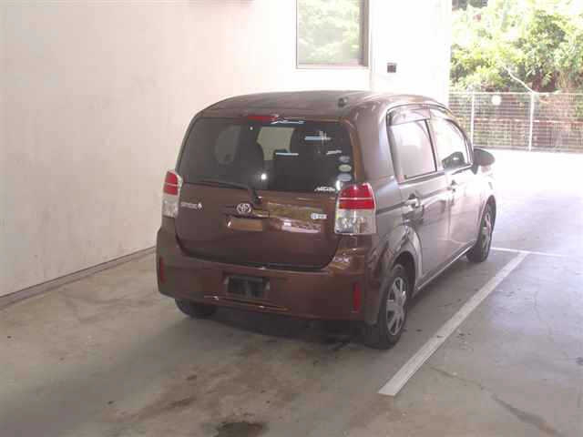 TOYOTA SPADE 2013