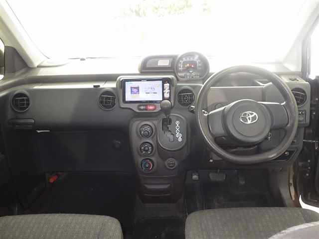 TOYOTA SPADE 2013