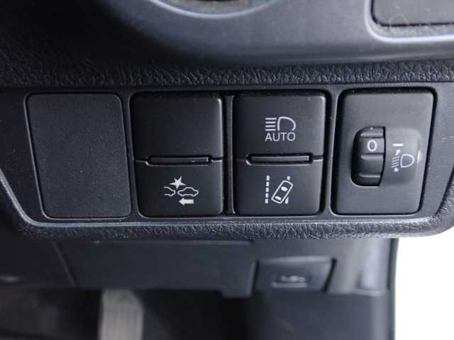 TOYOTA COROLLA FIELDER 2018