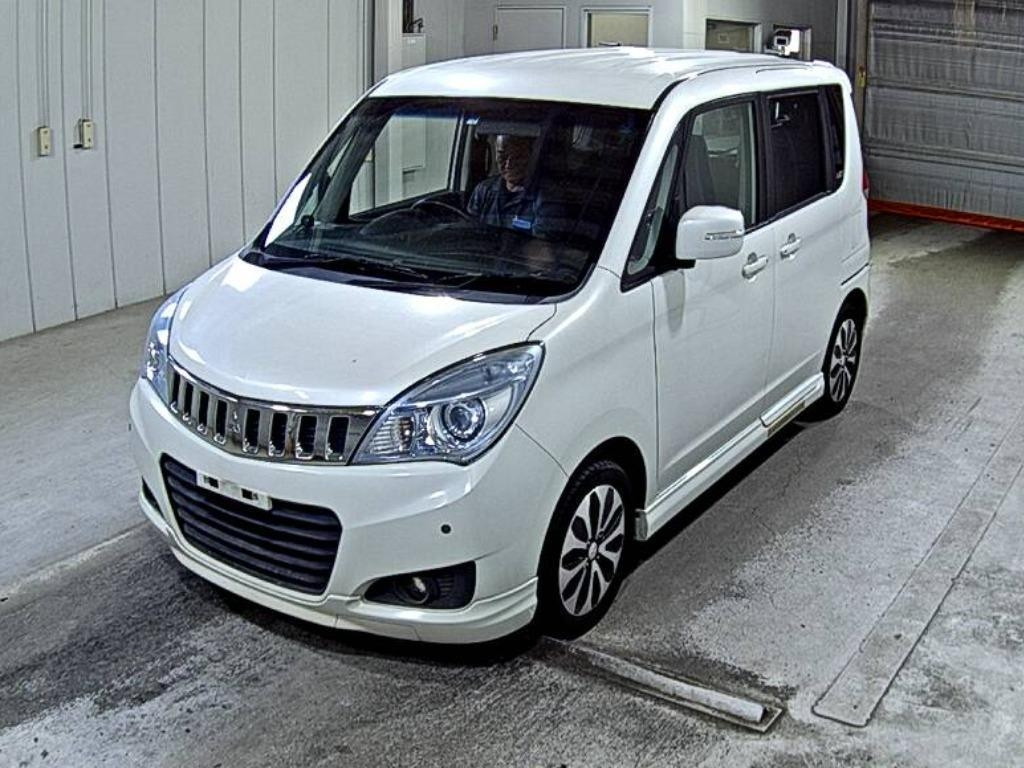 MITSUBISHI DELICA D2 2014
