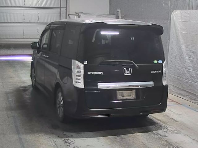 HONDA STEP WAGON 2013