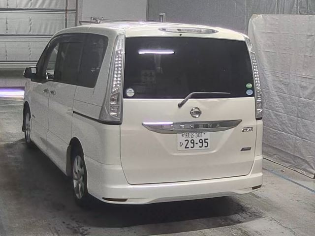 NISSAN SERENA 2013