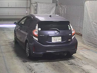 TOYOTA AQUA 2017