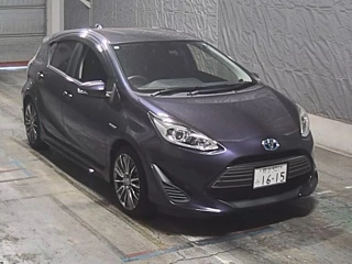 TOYOTA AQUA 2017