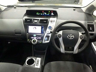 TOYOTA PRIUS ALPHA 2014