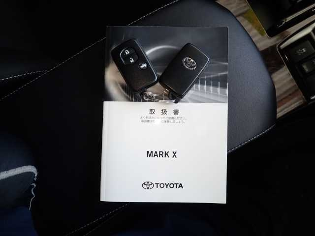 TOYOTA MARK X 2017