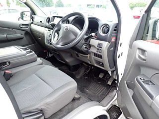 NISSAN CARAVAN VAN 2017