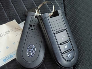 TOYOTA ROOMY 2019