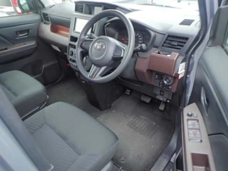 TOYOTA ROOMY 2019