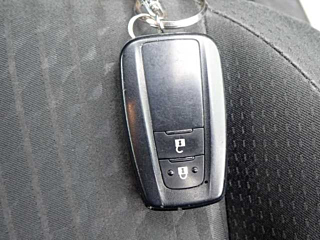 TOYOTA PRIUS 2018