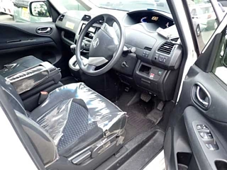 NISSAN SERENA 2015