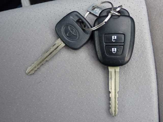 TOYOTA COROLLA AXIO 2016