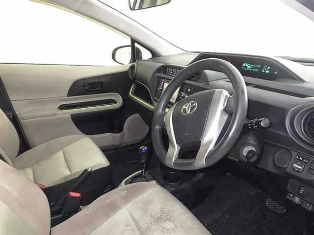 TOYOTA AQUA 2013