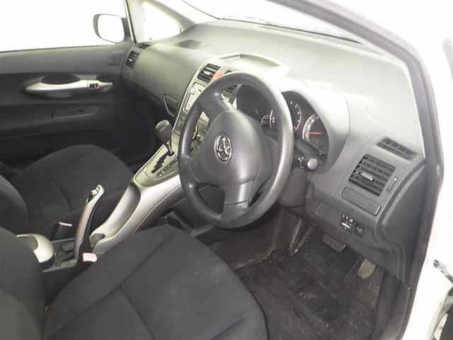 TOYOTA AURIS 2008
