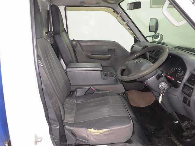 NISSAN VANETTE TRUCK 2013