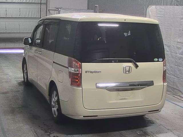 HONDA STEP WAGON 2012