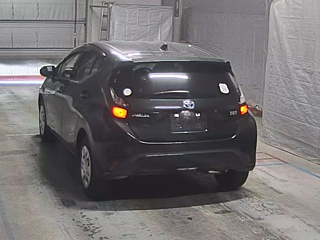 TOYOTA AQUA 2022