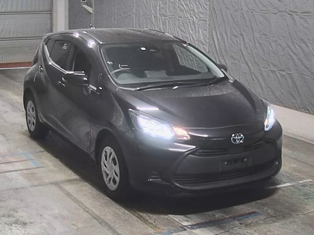 TOYOTA AQUA 2022