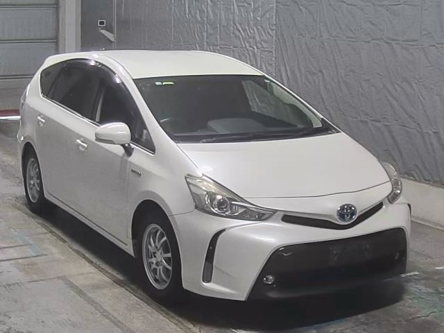 TOYOTA PRIUS ALPHA 2014
