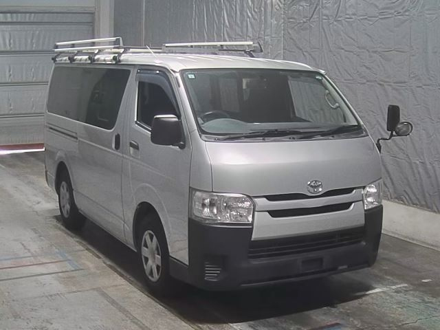 TOYOTA HIACE VAN 2014