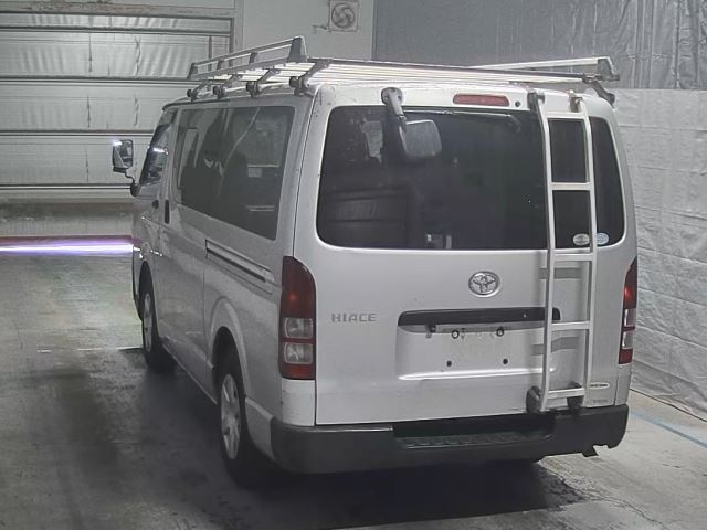 TOYOTA HIACE VAN 2014
