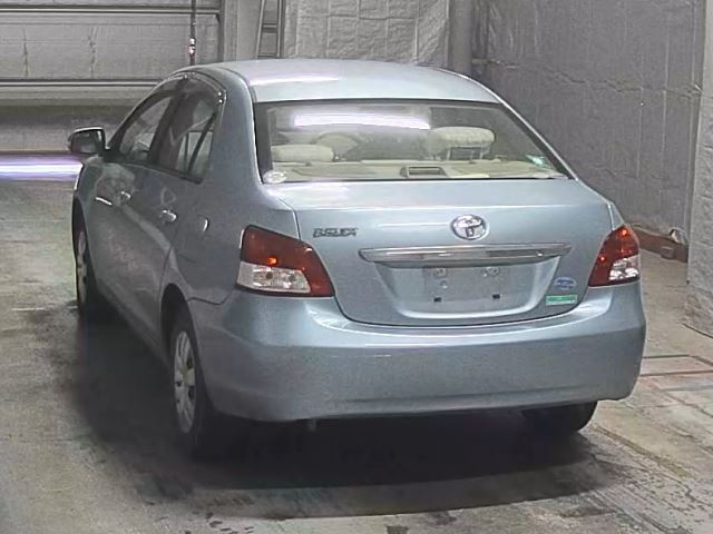 TOYOTA BELTA 2010