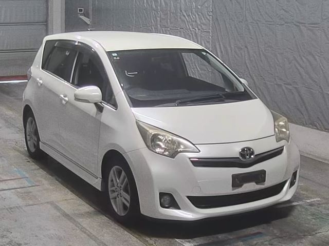 TOYOTA RACTIS 2011