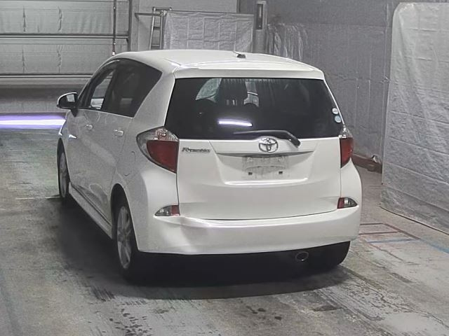 TOYOTA RACTIS 2011