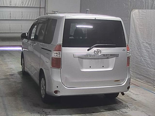 TOYOTA NOAH 2009
