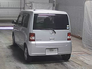 TOYOTA PIXIS SPACE 2012