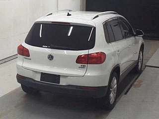 VOLKSWAGEN TIGUAN 2015