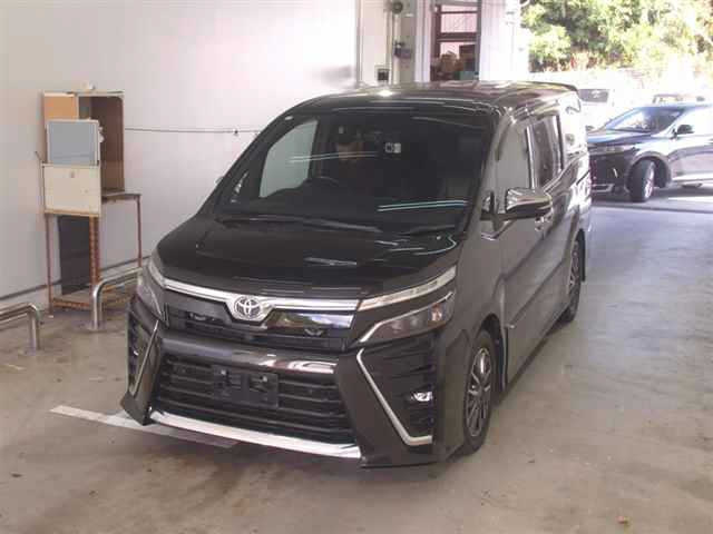 TOYOTA VOXY 2020