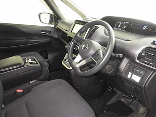 NISSAN SERENA 2017