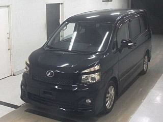 TOYOTA VOXY 2010