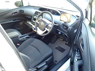 TOYOTA PRIUS 2016