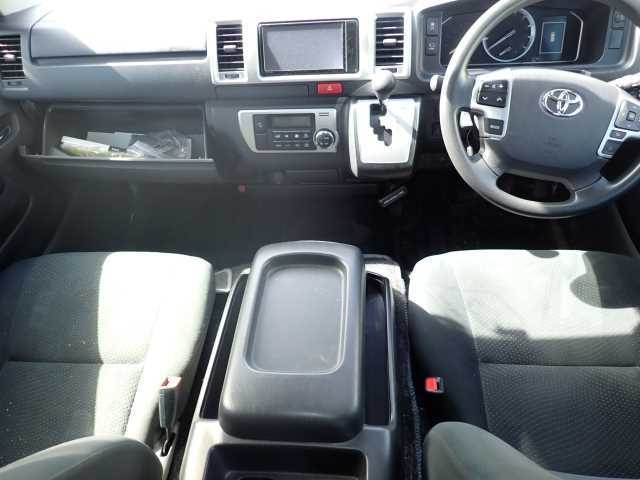 TOYOTA HIACE VAN 2020