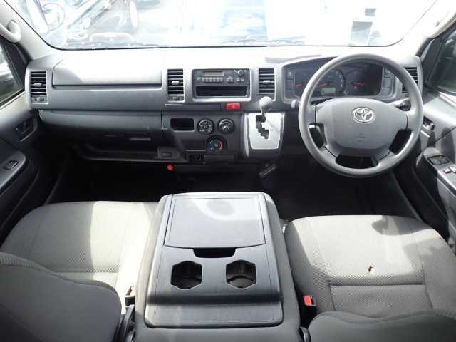 TOYOTA HIACE VAN 2019