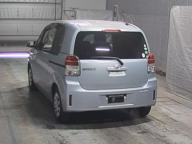 TOYOTA SPADE 2013