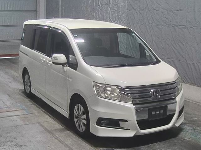 HONDA STEP WAGON 2011