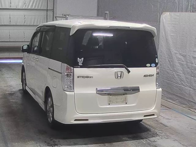 HONDA STEP WAGON 2011