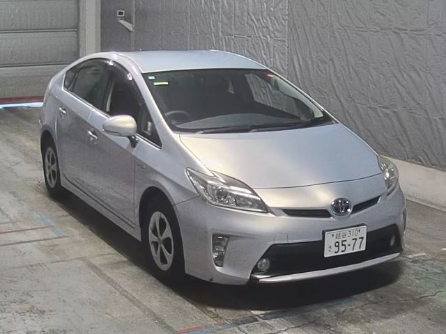 TOYOTA PRIUS 2015