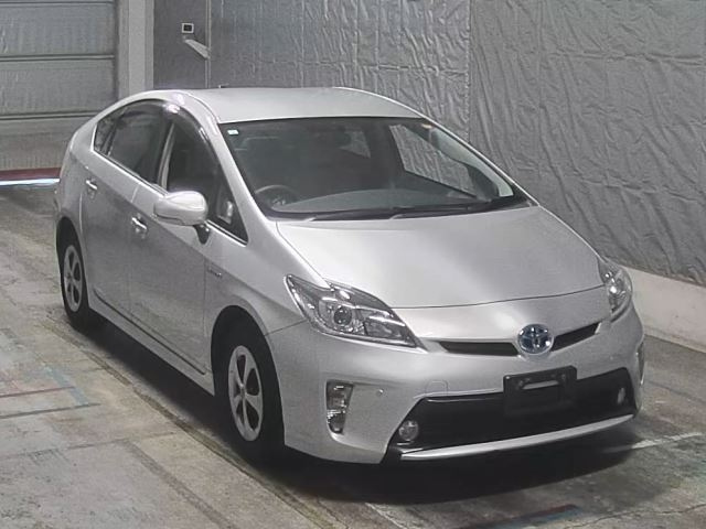 TOYOTA PRIUS 2015